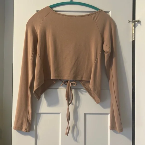 NWOT Open Front Crop Top - Picture 2 of 4